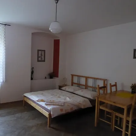 Ubytovani U Skrivanku *